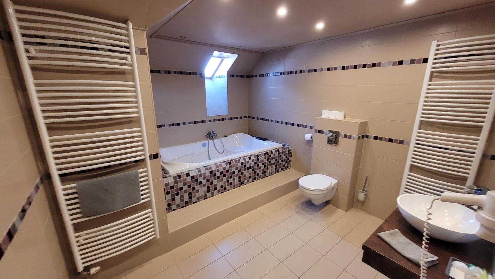 Zala Aranya Panzio Hotel ซาลาคาโรส ภายนอก รูปภาพ