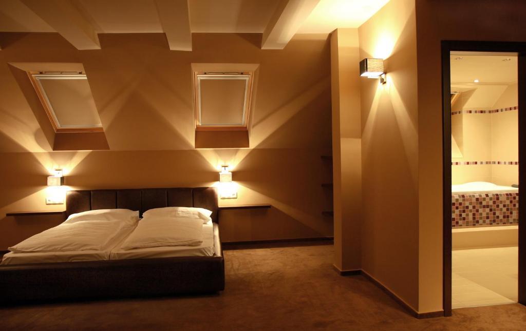 Zala Aranya Panzio Hotel ซาลาคาโรส ภายนอก รูปภาพ