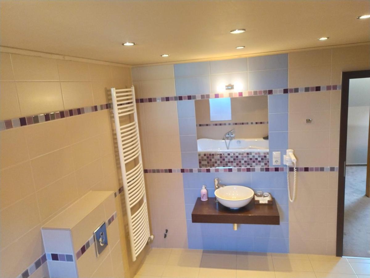 Zala Aranya Panzio Hotel ซาลาคาโรส ภายนอก รูปภาพ