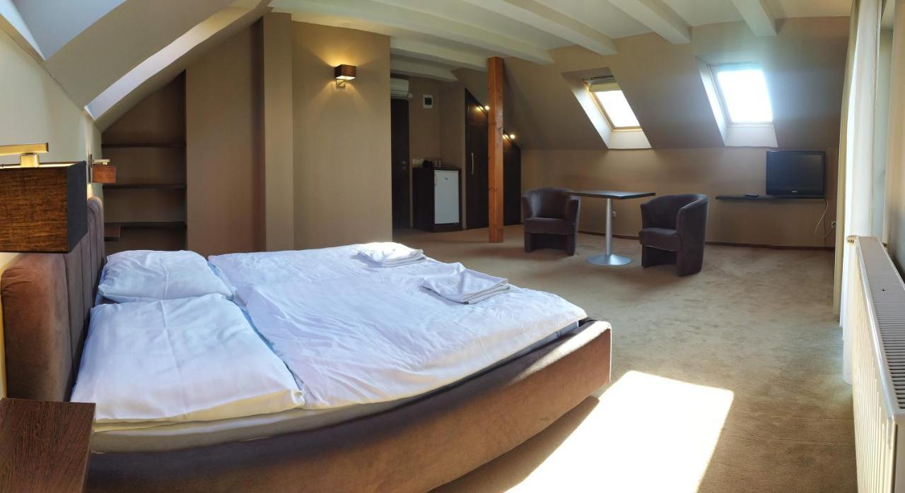 Zala Aranya Panzio Hotel ซาลาคาโรส ภายนอก รูปภาพ
